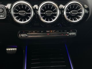 Mercedes-Benz GLA 180 AMG Line 2022 136cv