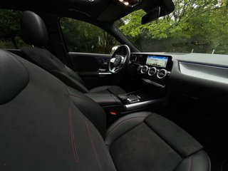 Mercedes-Benz GLA 180 AMG Line 2022 136cv