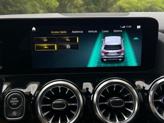 Mercedes-Benz GLA 180 AMG Line 2022 136cv