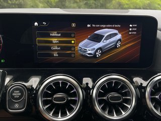 Mercedes-Benz GLA 180 AMG Line 2022 136cv