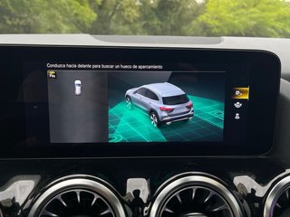 Mercedes-Benz GLA 180 AMG Line 2022 136cv