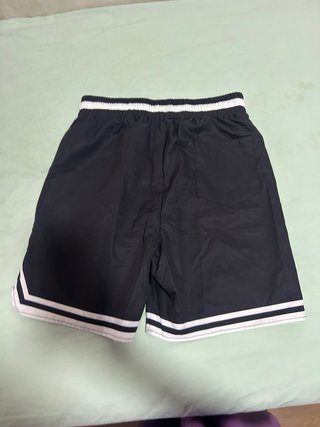 Pantalones cortos negros con estampado