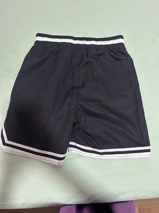 Pantalones cortos negros con estampado