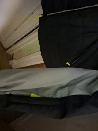 Chaqueta de lluvia Wedze gris y negra