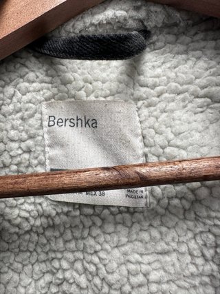 Cazadora vaquera Bershka forro borreguito