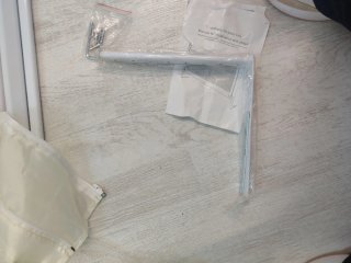 Barrera protectora de cama para bebé incompleta