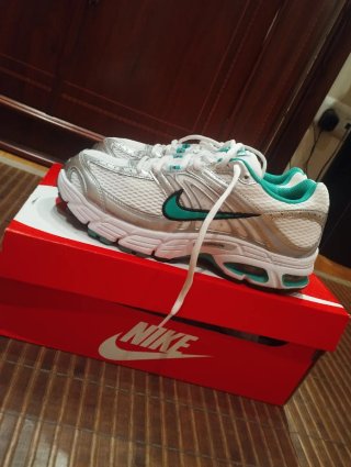 Zapatillas Nike Air Max Moto 2k
