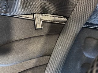 Mochila Bopai Negra Cuero y Tela