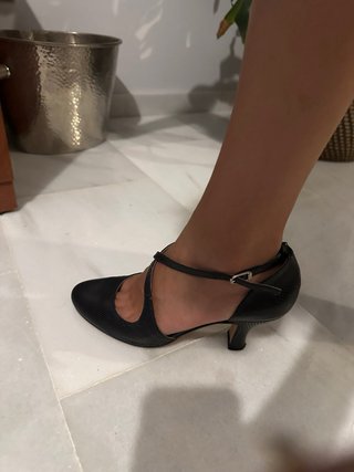 Zapatos negros de piel de Strovar