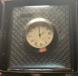 Pitillera con reloj Guben Paris