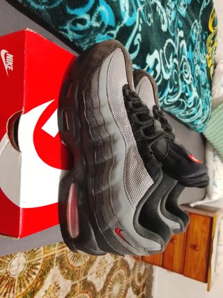 Zapatillas Nike Air Max 95 Negras y Grises