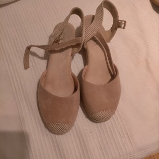 Zapatillas de cuña de esparto beige
