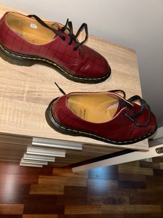 Zapatos Dr. Martens Burdeos Talla 42. Made in Engl