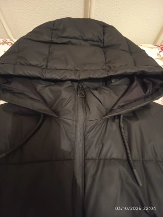 Chaleco Acolchado Negro con Capucha Zara