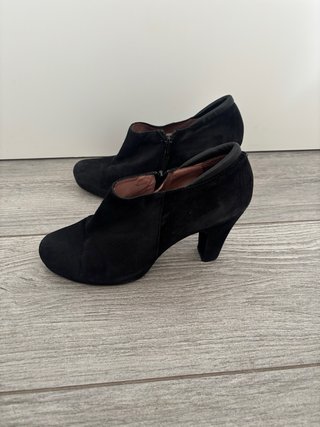 Botines de piel ante negros