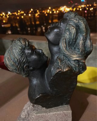 Figura de Bronce Amantes