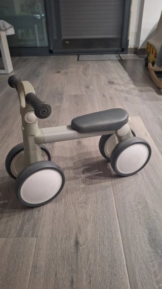 Correpasillos infantil de 4 ruedas – Como nuevo