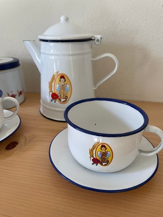 Set da caffè/tè vintage in metallo smaltato bianco
