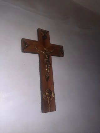 Crucifijo de madera antiguo