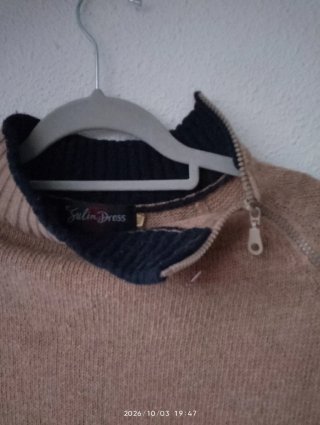 Jersey camel hombre cremallera lateral cuello