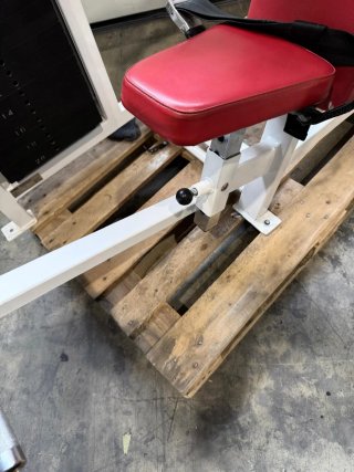 Máquina de gimnasio Cybex Pullover