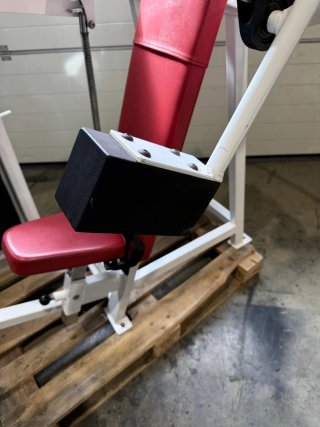 Máquina de gimnasio Cybex Pullover