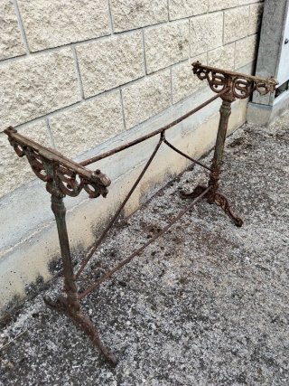Estructura de pata de mesa de hierro