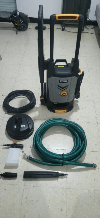 Hidrolavadora TITAN con accesorios