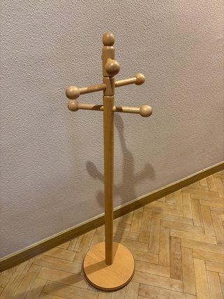 Percha de pie madera