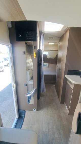 AUTOCARAVANA PERFILADA CHAUSSON FLASH 616 5 PLAZAS