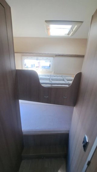 AUTOCARAVANA PERFILADA CHAUSSON FLASH 616 5 PLAZAS