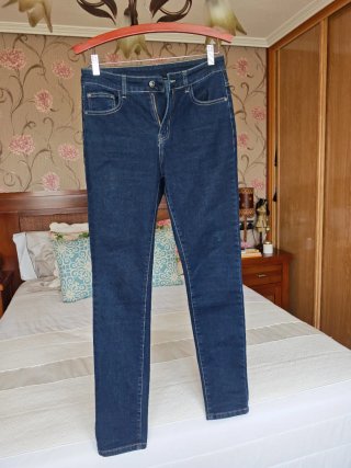 Pantalón vaquero skinny elástico Talla 40