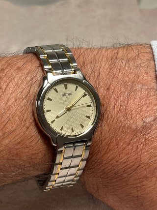 Reloj Seiko V701-2B50