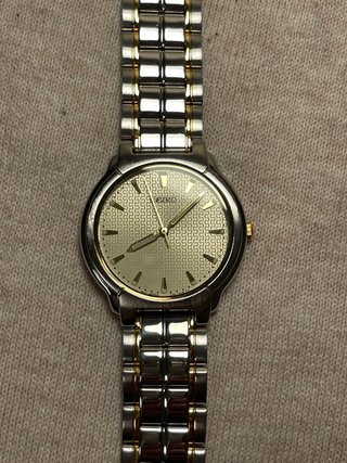Reloj Seiko V701-2B50