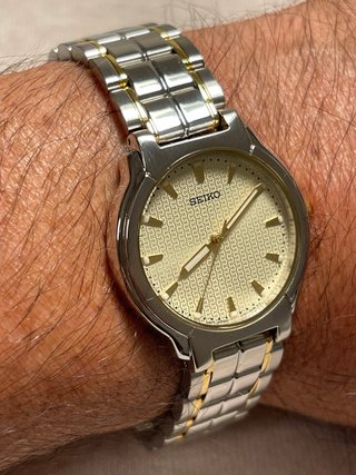Reloj Seiko V701-2B50