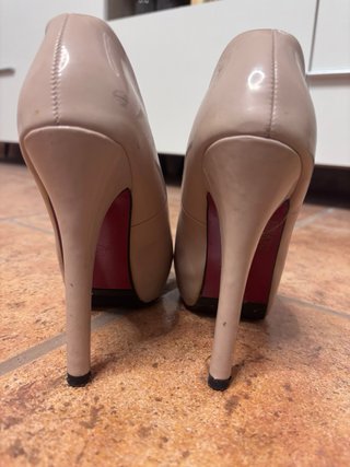 Zapatos de tacón alto beige