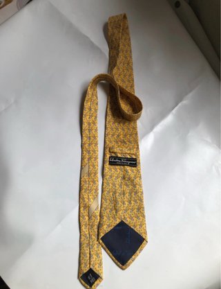 Corbata Salvatore Ferragamo Amarilla