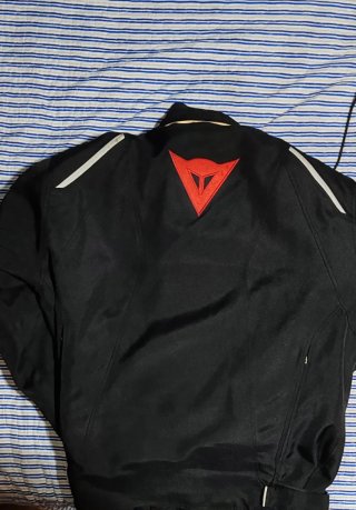 Chaqueta de moto Dainese negra  Talla 56