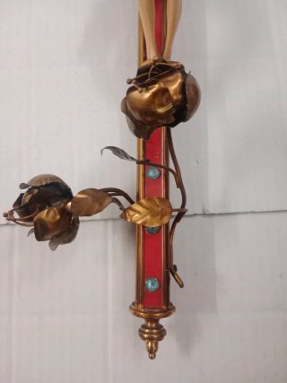 Crucifijo antiguo con rosas de metal (56 cm)