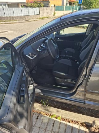 Peugeot 207 2009