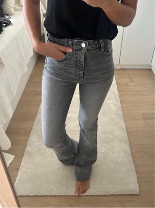 Pantalón vaquero gris