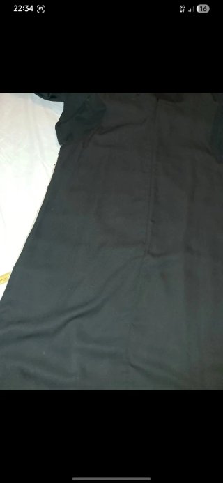 Vestido bicolor negro y beige con abalorios