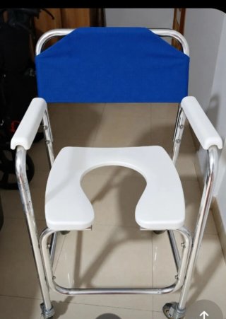 Silla con ruedas para ducha