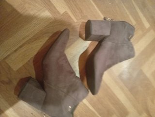 Botines Mustang Talla 39 Gris Topo
