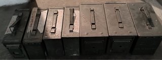 Cajas metálicas militares