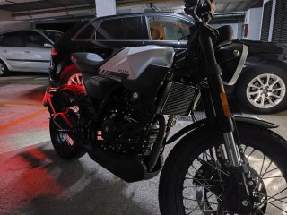 Moto Brixton Crossfire LC 125