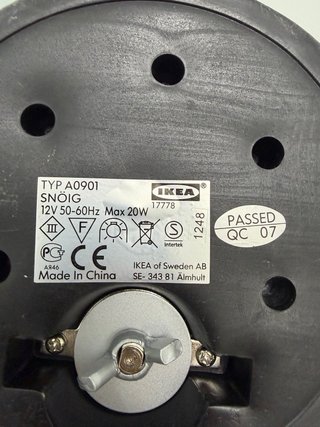 Lámpara de mesa rosa IKEA