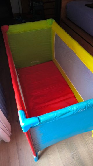 Parque de juegos / Cuna de viaje