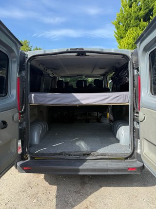 Renault Trafic CAMPERIZADA. 141.300 km