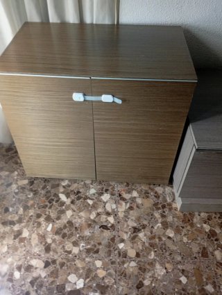 Mueble bajo de madera